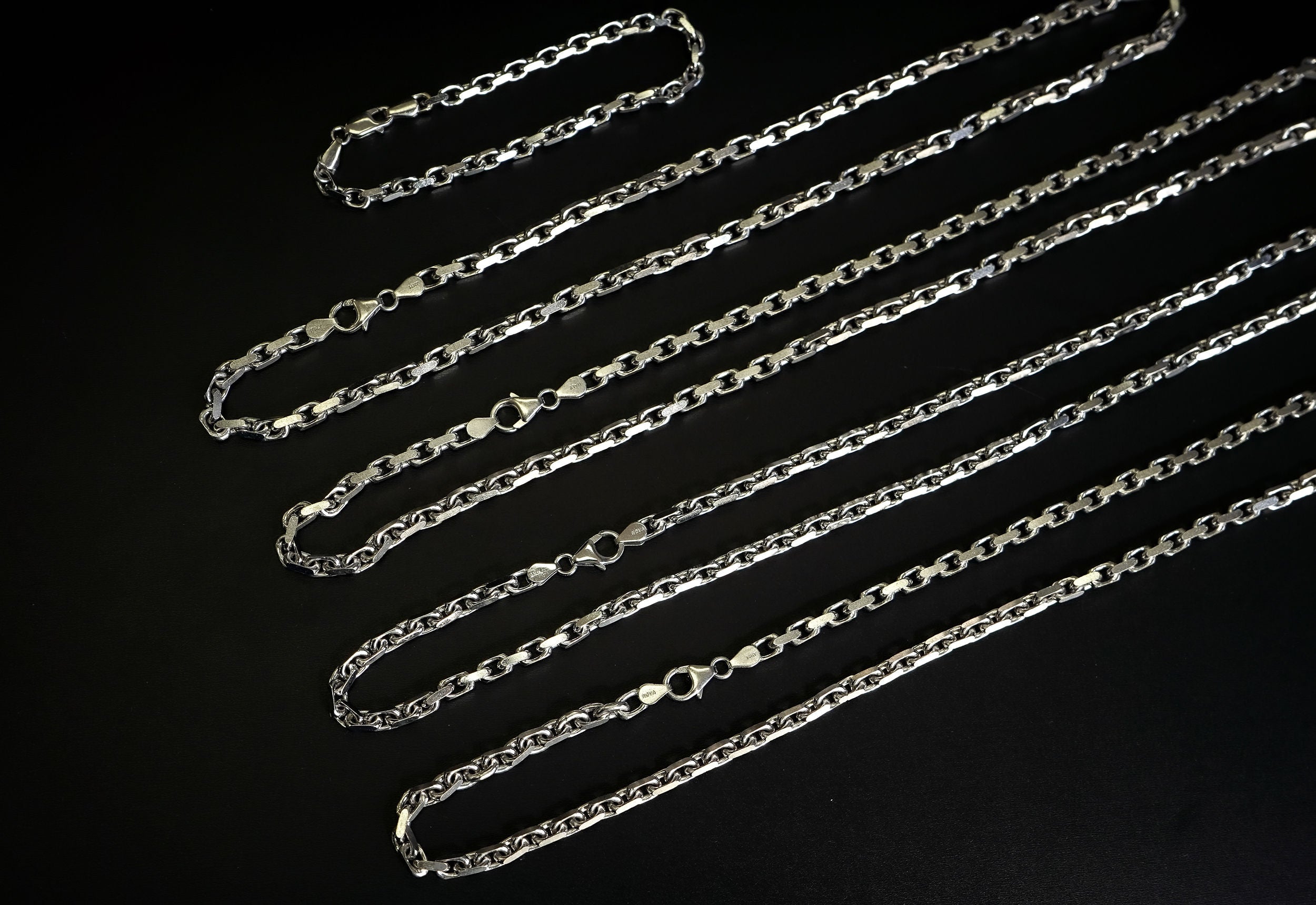 Why You Should Buy Platinum Chains for Men at SaintsGold