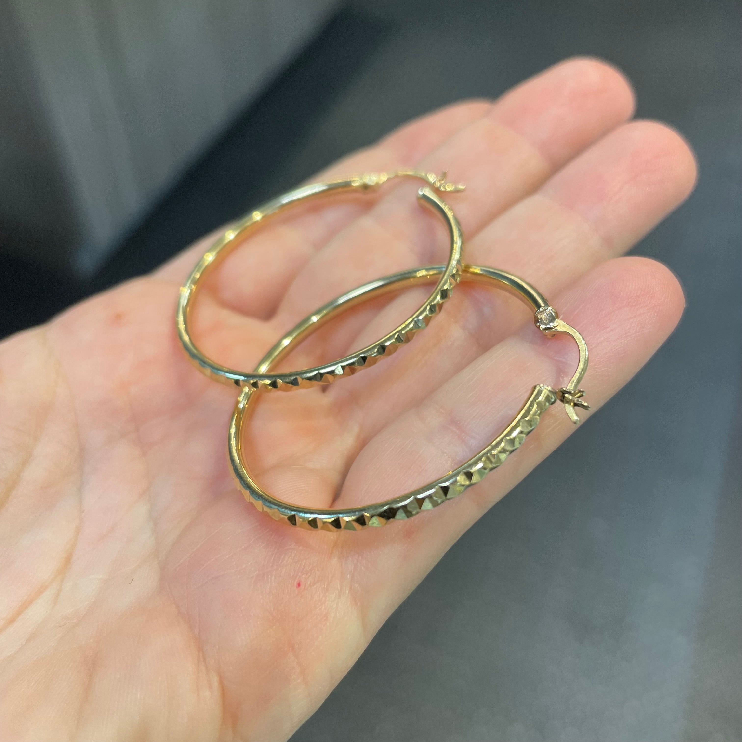 2.5MM Textured Diamond Cut Hoops 14K Gold