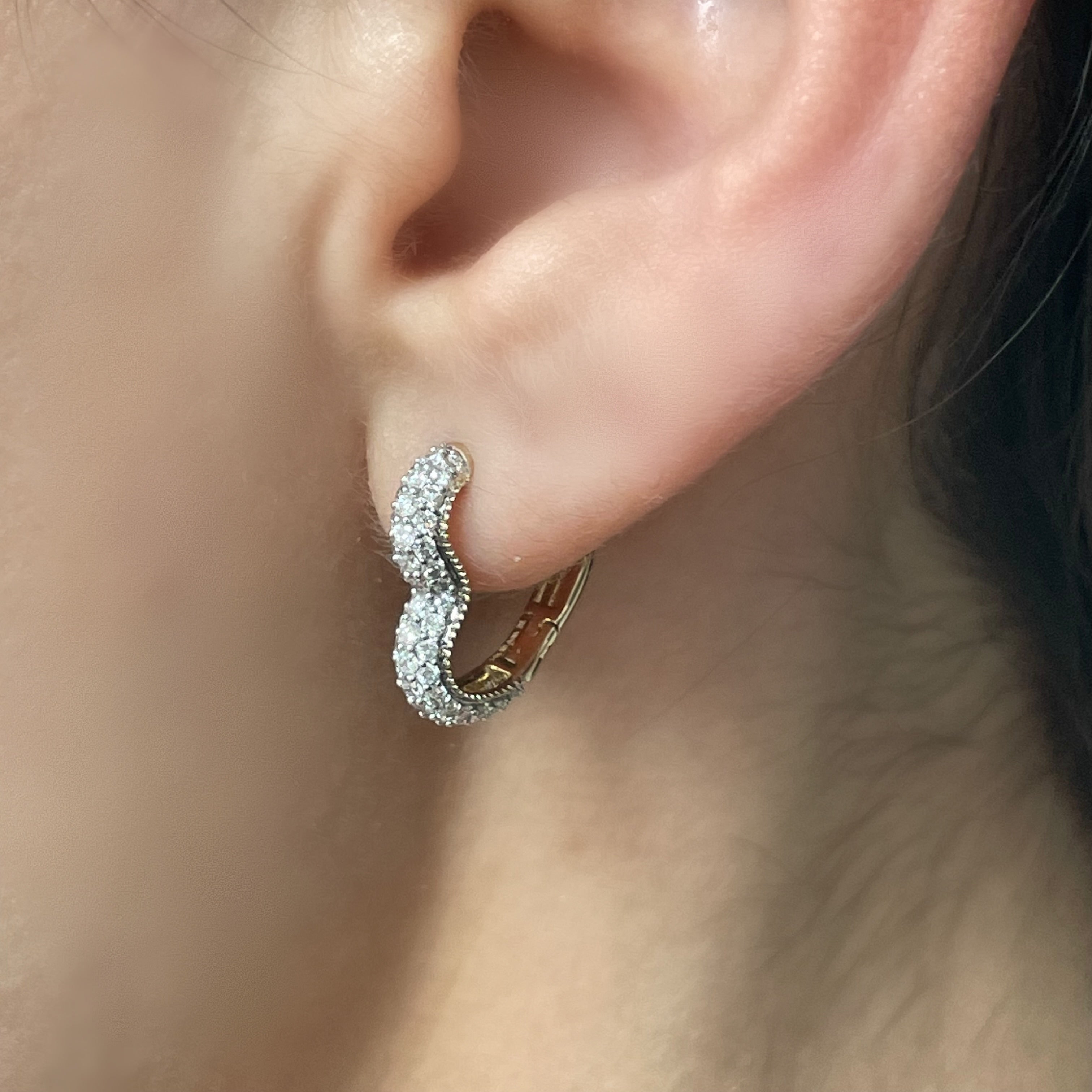 Glaze Pavé Natural Diamonds Heart Hoops