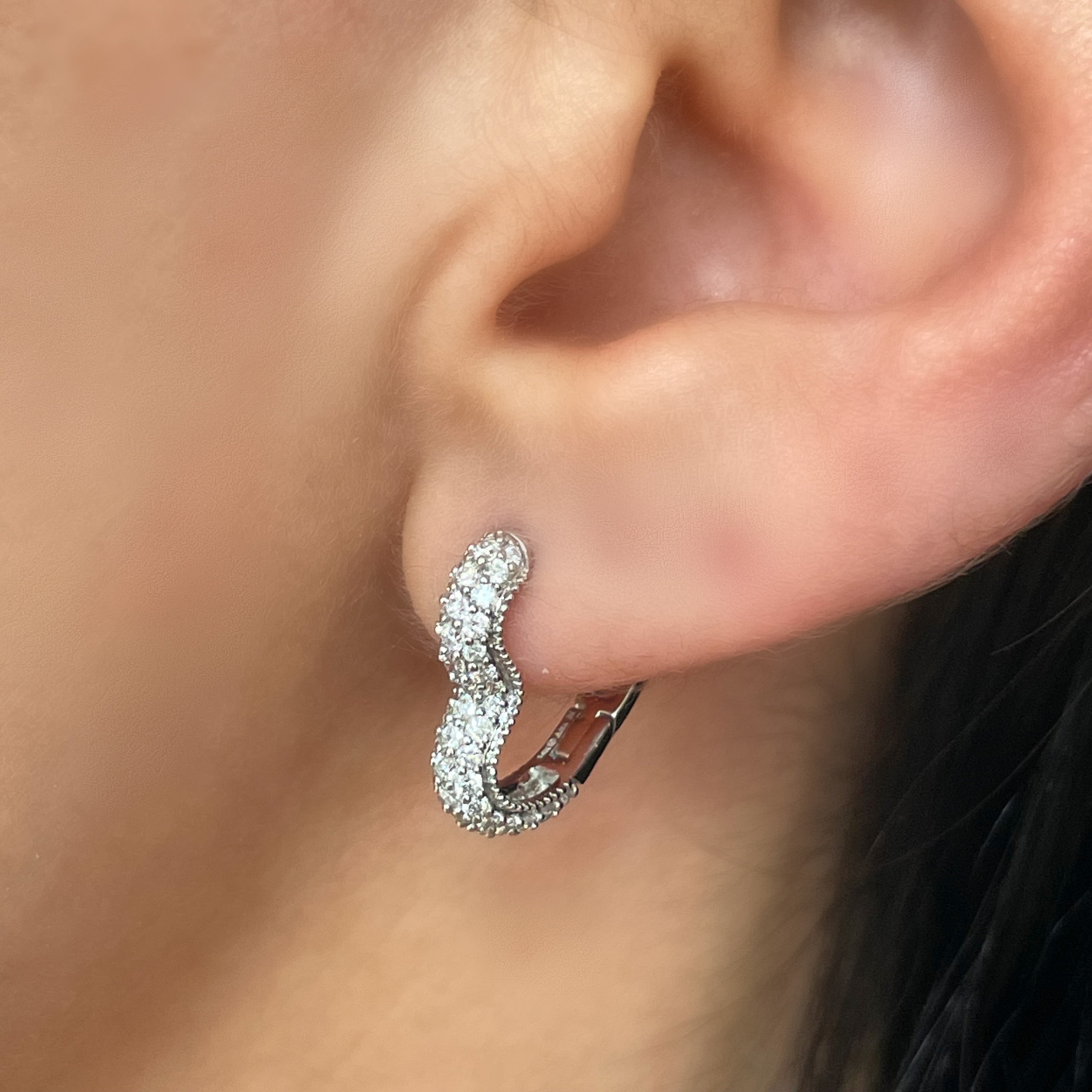 Glaze Pavé Natural Diamonds Heart Hoops