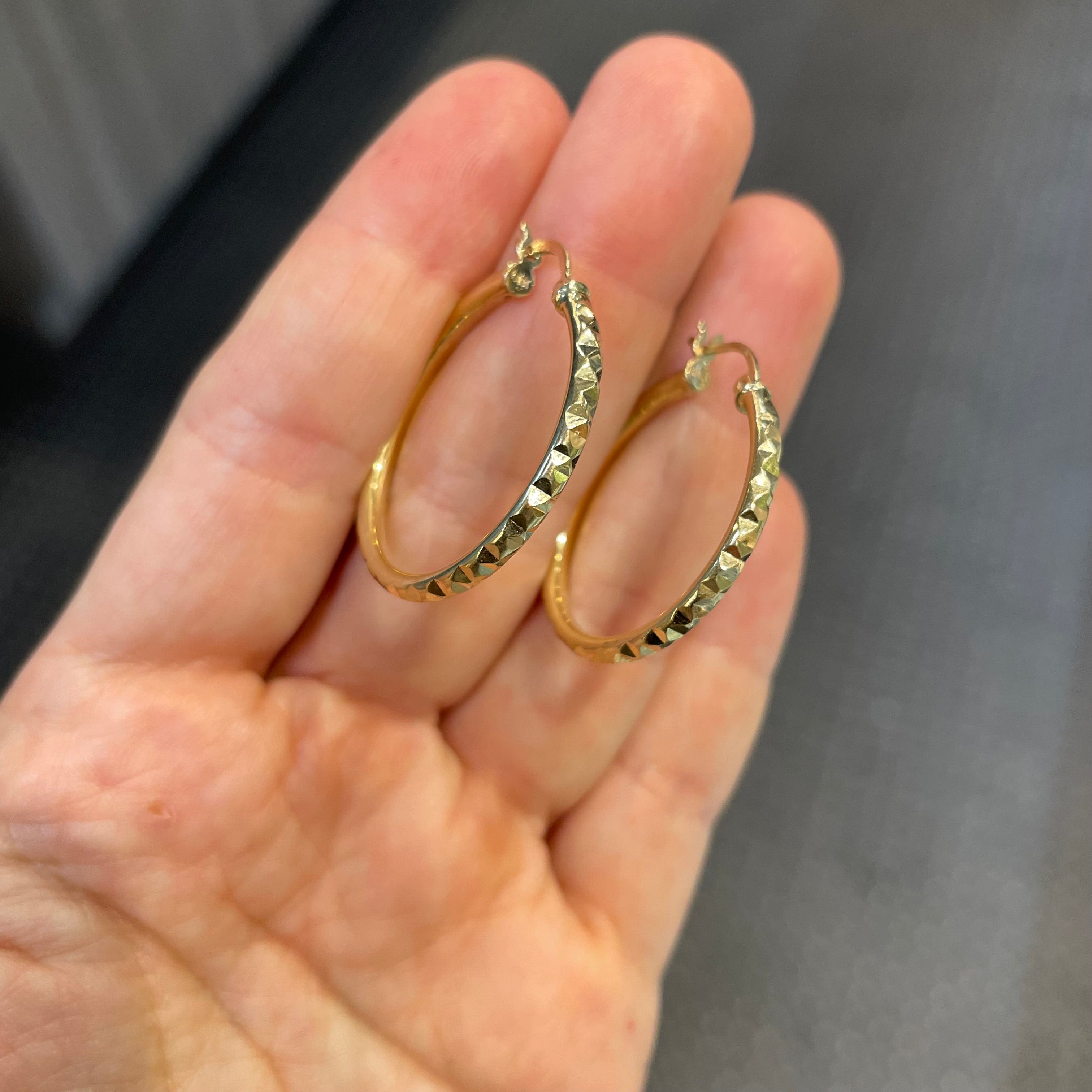 2.5MM Textured Diamond Cut Hoops 14K Gold