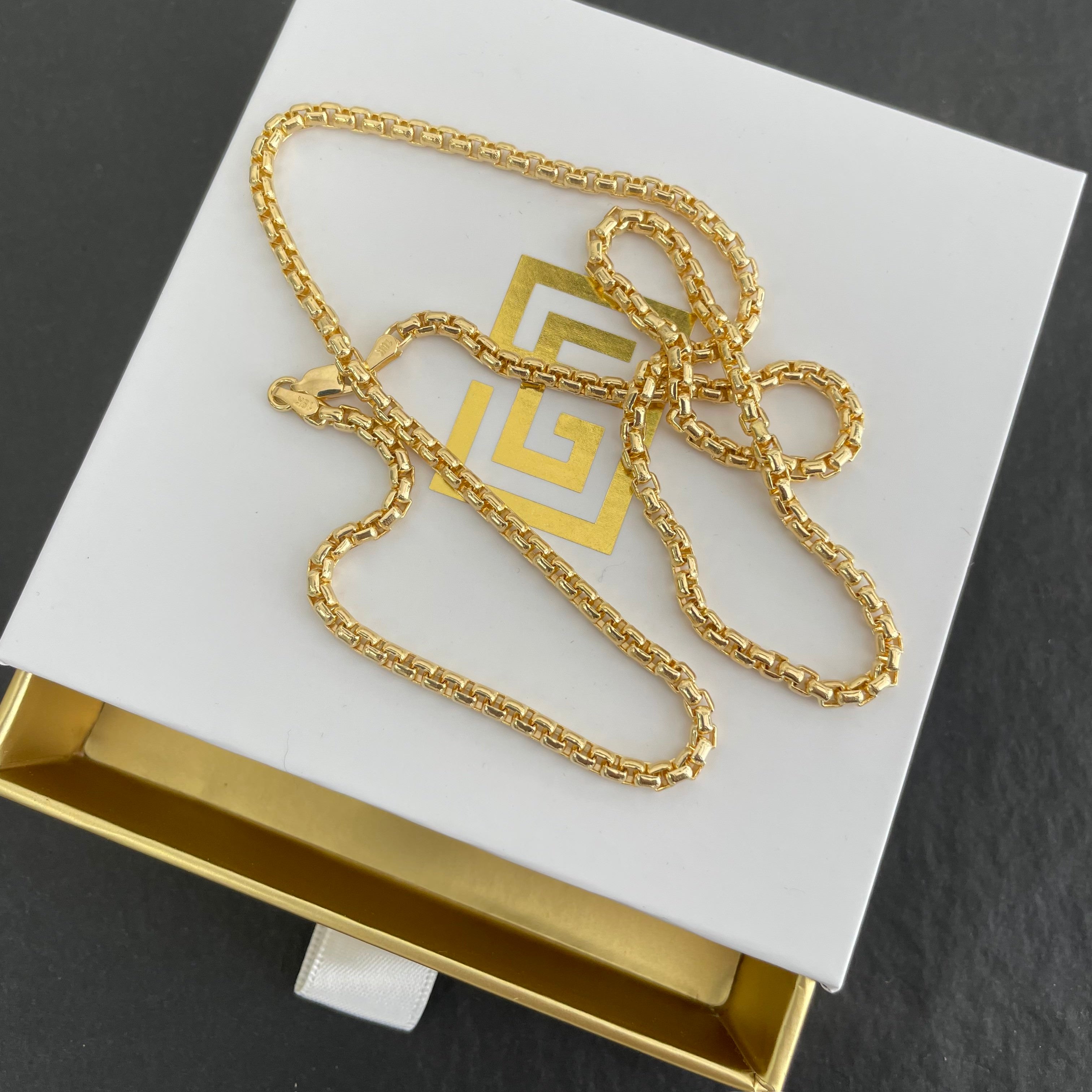 2.5mm rounded box chain in yellow gold solid gold 14k 14 karat 18k 18 karat in saints gold packaging saints gold box with sg logo