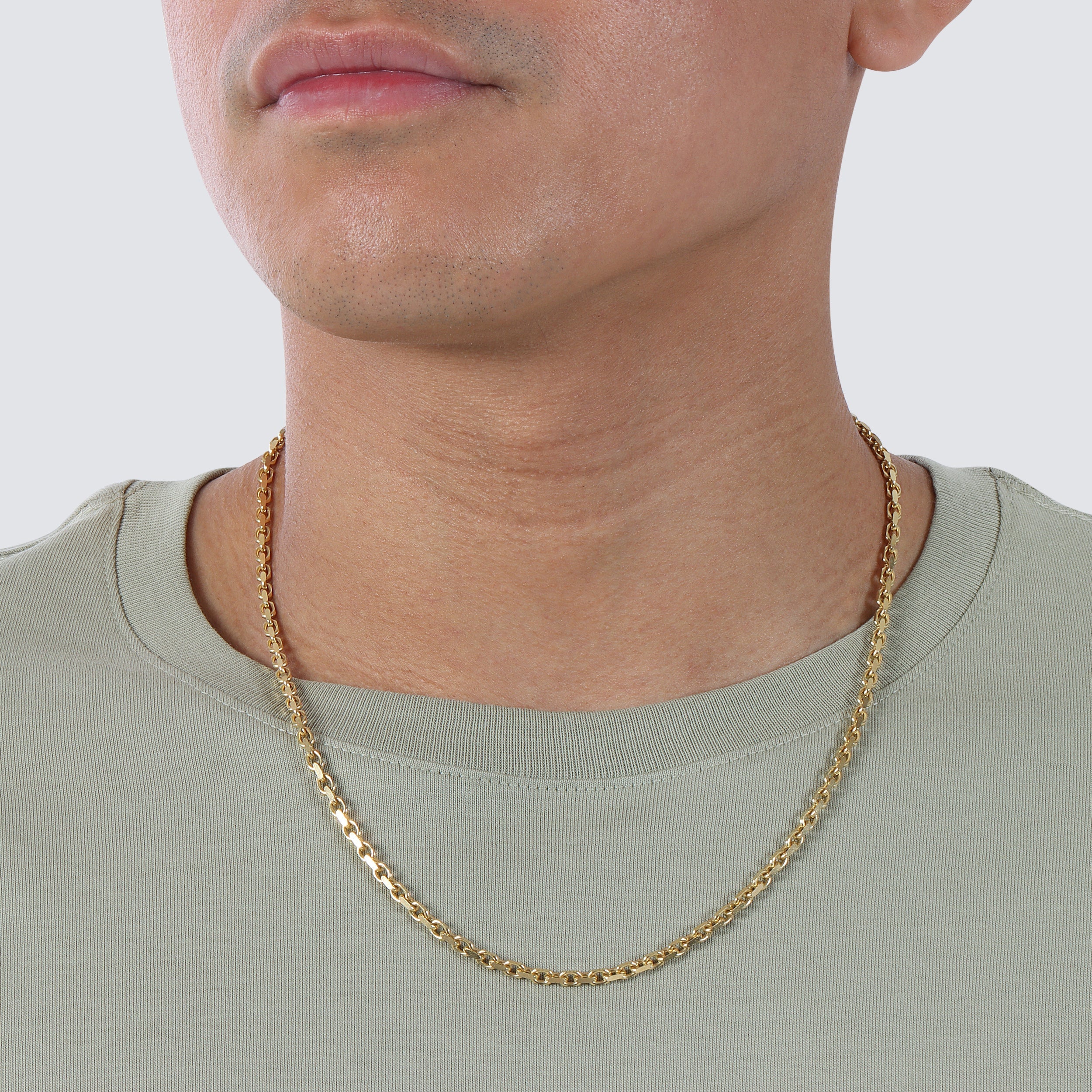3mm power link chain in yellow gold, photo taken with a model 14k 18k