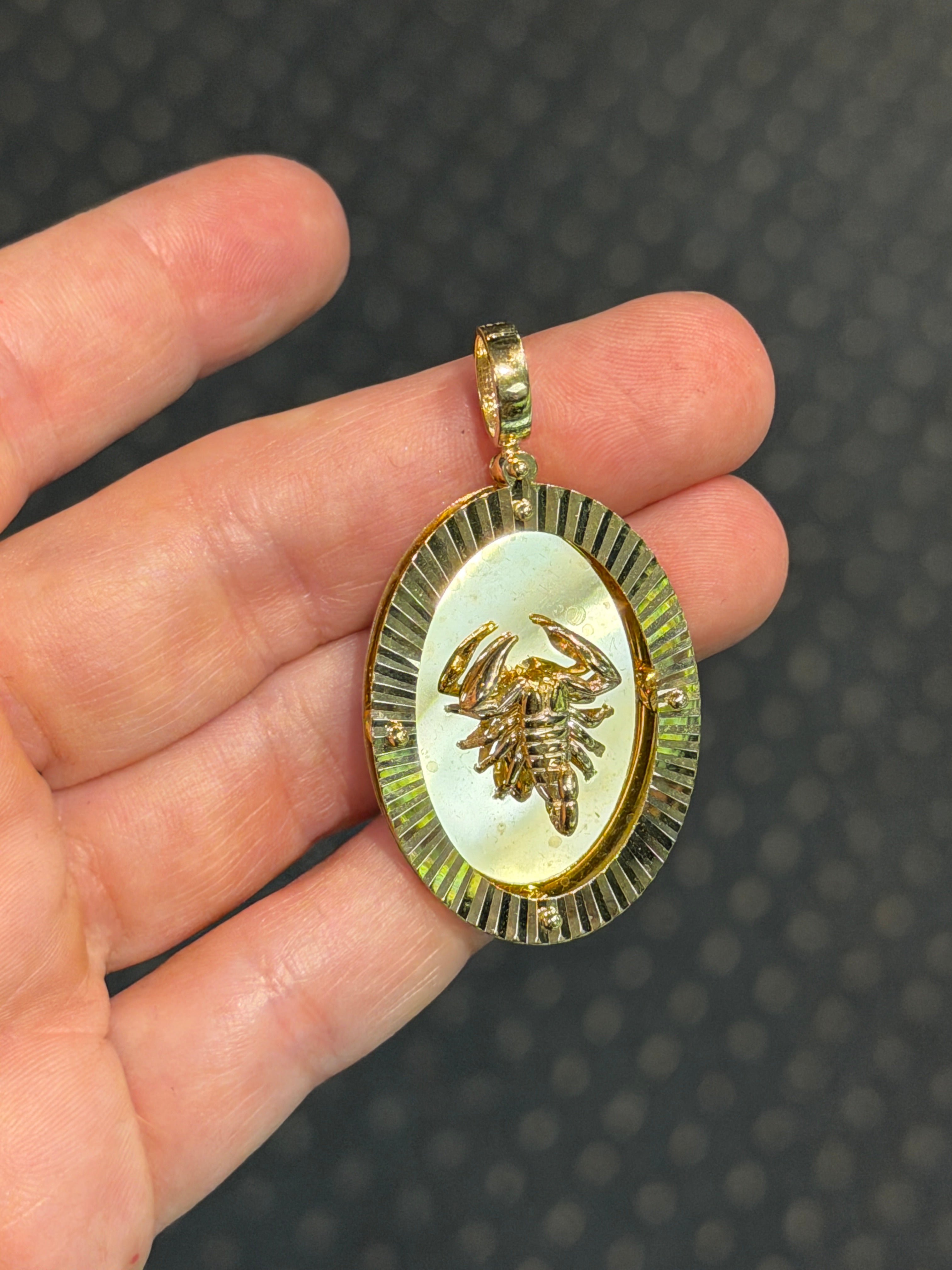 Oval Scorpion Pendant 14K Gold
