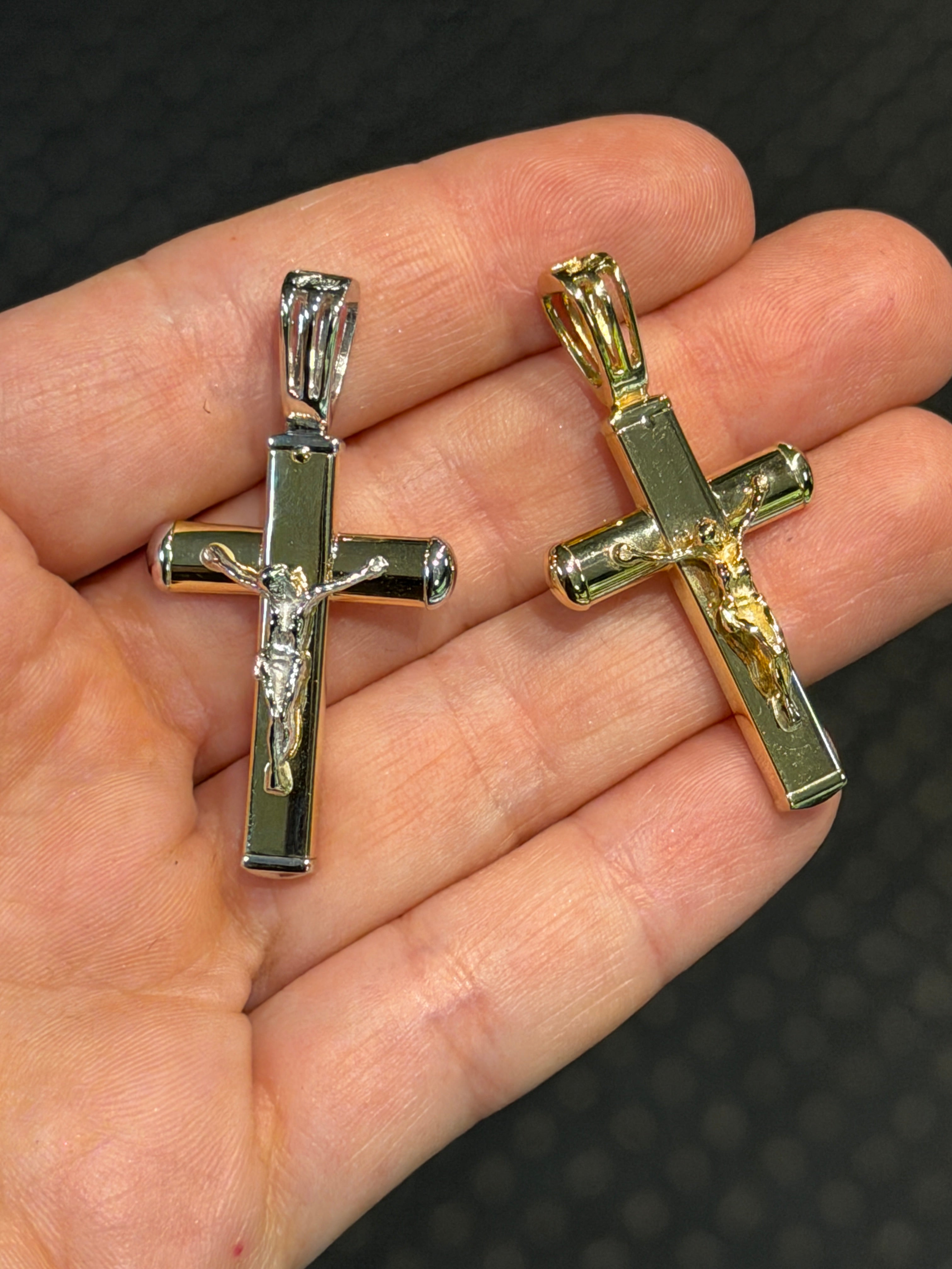 Rounded 14K Gold Hollow Crucifix