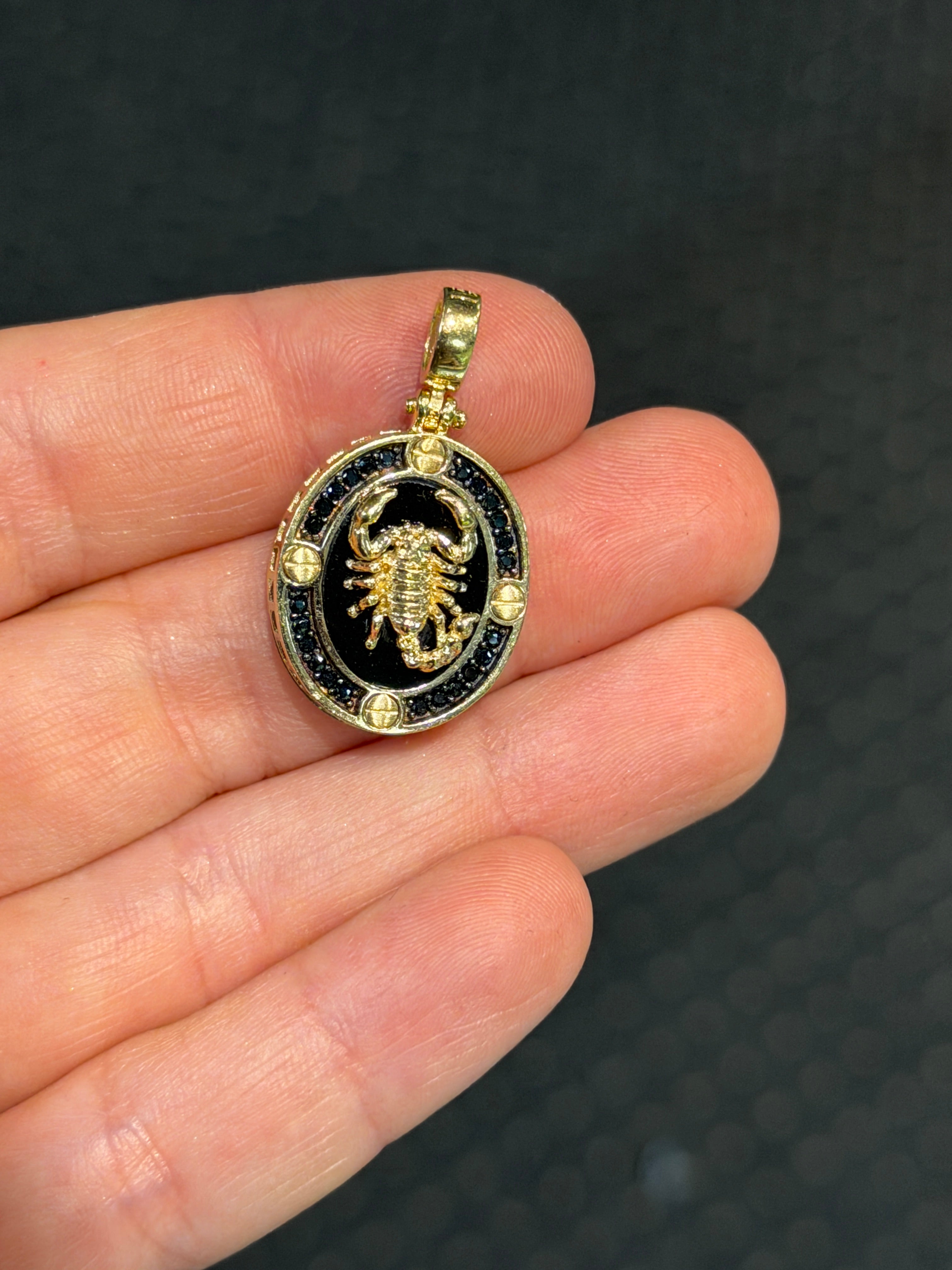 Pavé Oval Scorpion Pendant 14K Gold