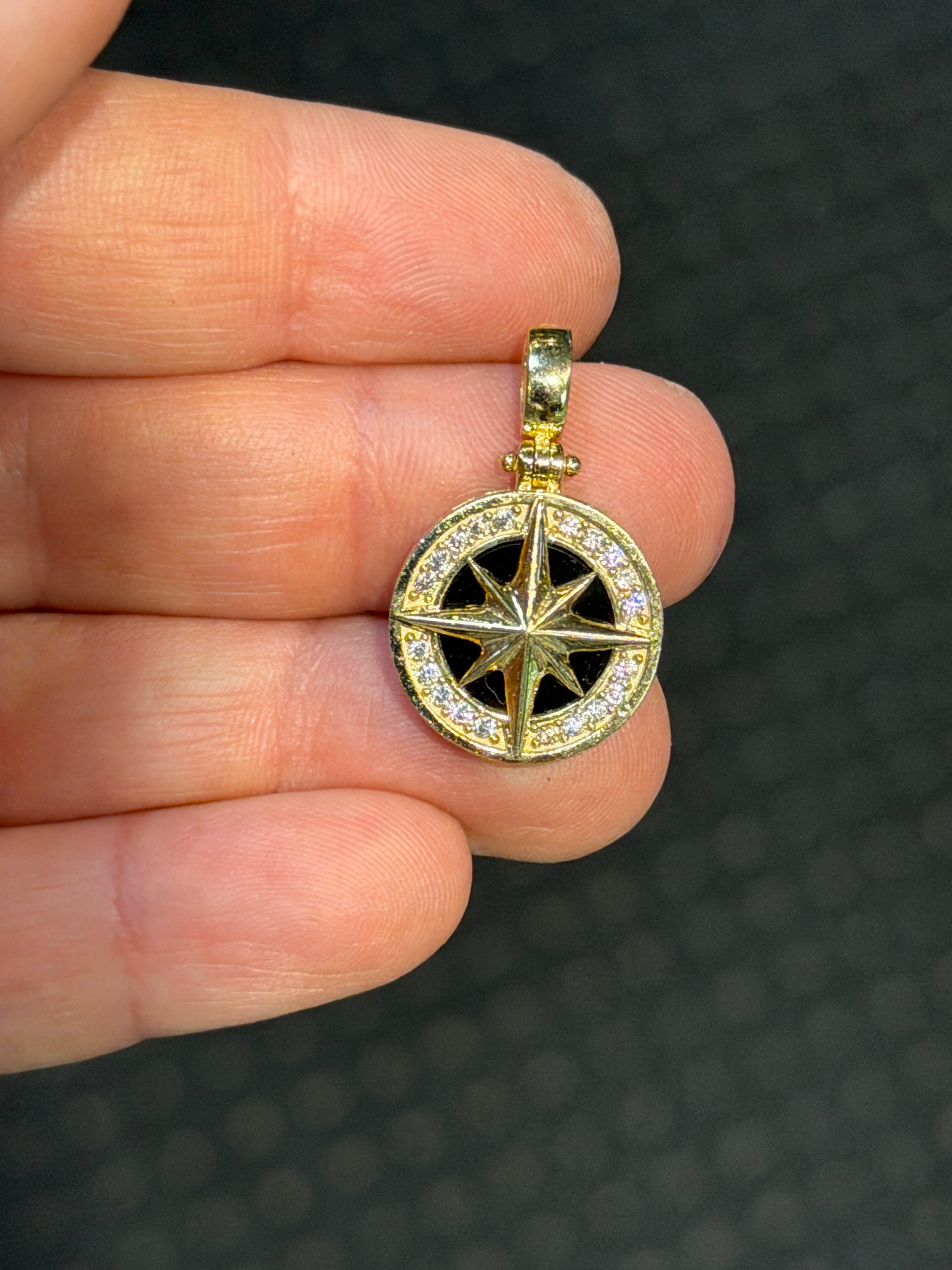 15.6mm North Star Medallion Pendant 14K Gold