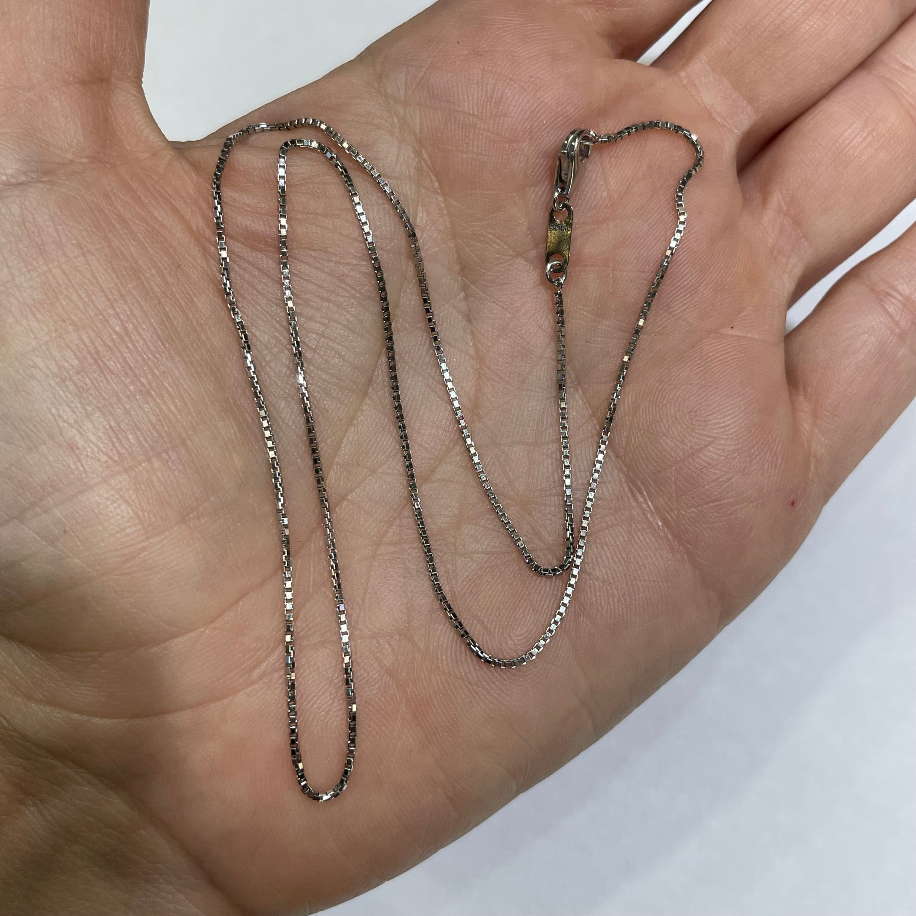 1.0MM Box Chain (Platinum)