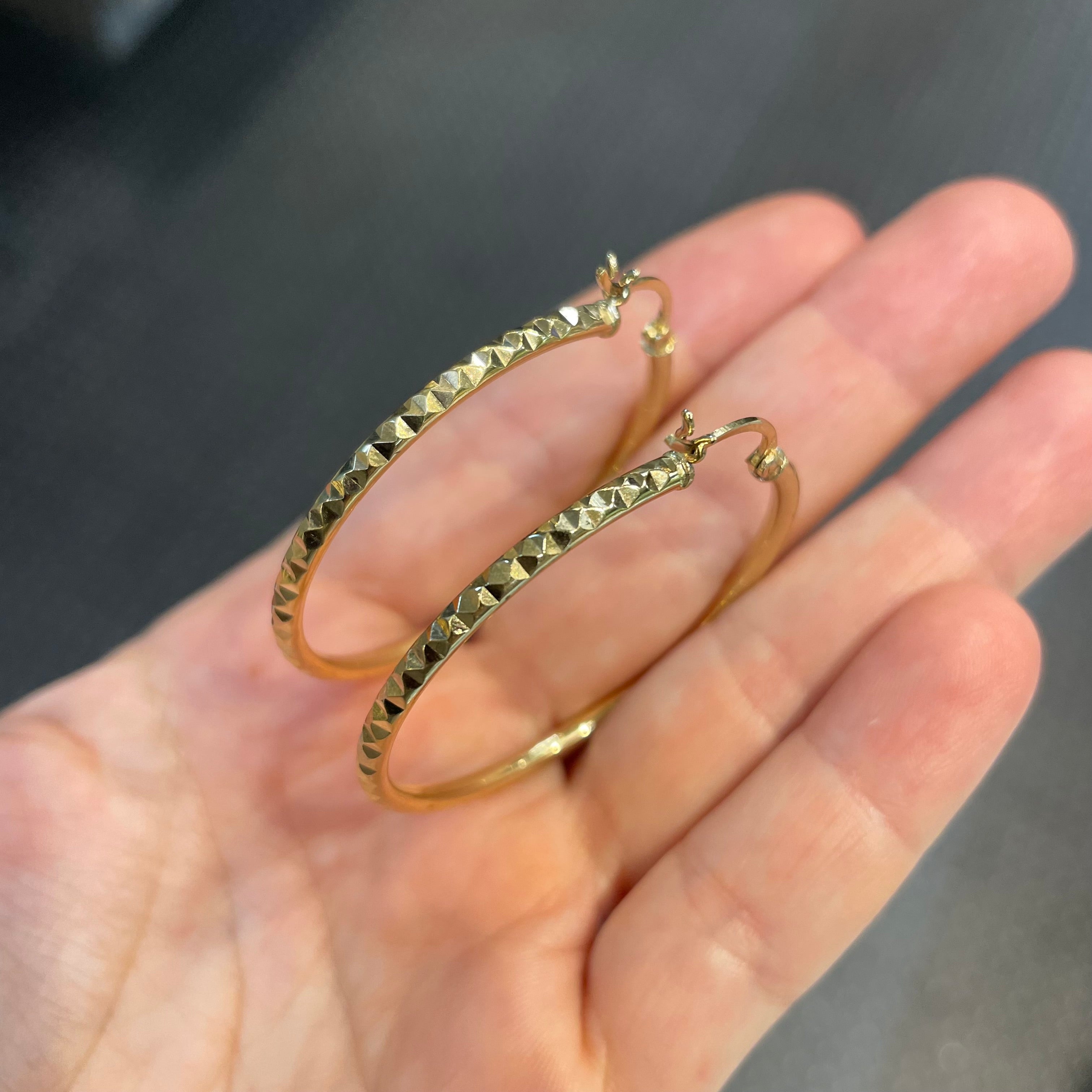 2.5MM Textured Diamond Cut Hoops 14K Gold