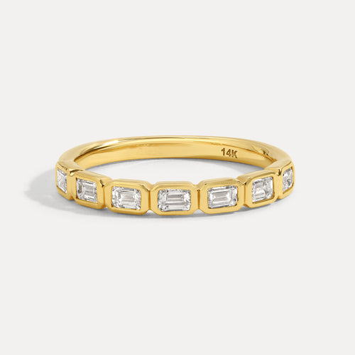 Lateral Emerald-Cut Natural Diamond Ring