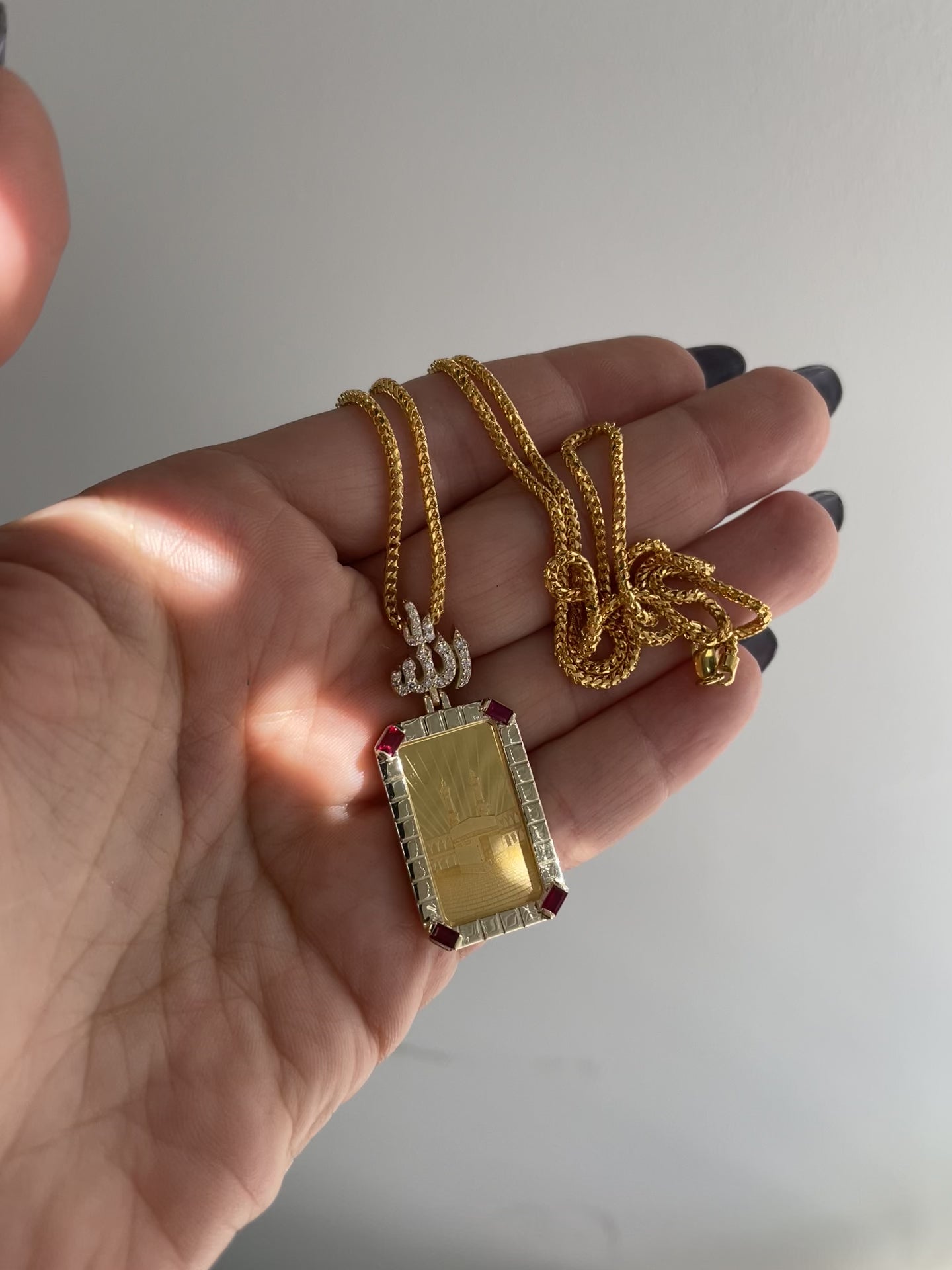 Design A Custom Bezel for 999.9 Pure Gold Pamp Bar