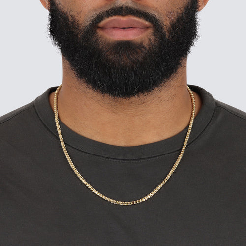 model wearing 3mm diamond cut franco chain made in italy with lobster clasp 14k solid gold chain chains men sale cheap